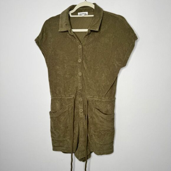 Heartloom green romper size medium - Picture 1 of 5